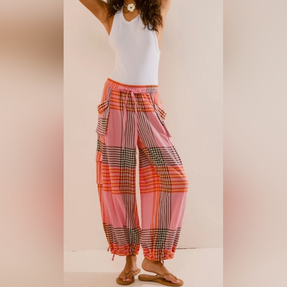 Free People Crafted Cargo pant in Pink Combo, XS. EUC